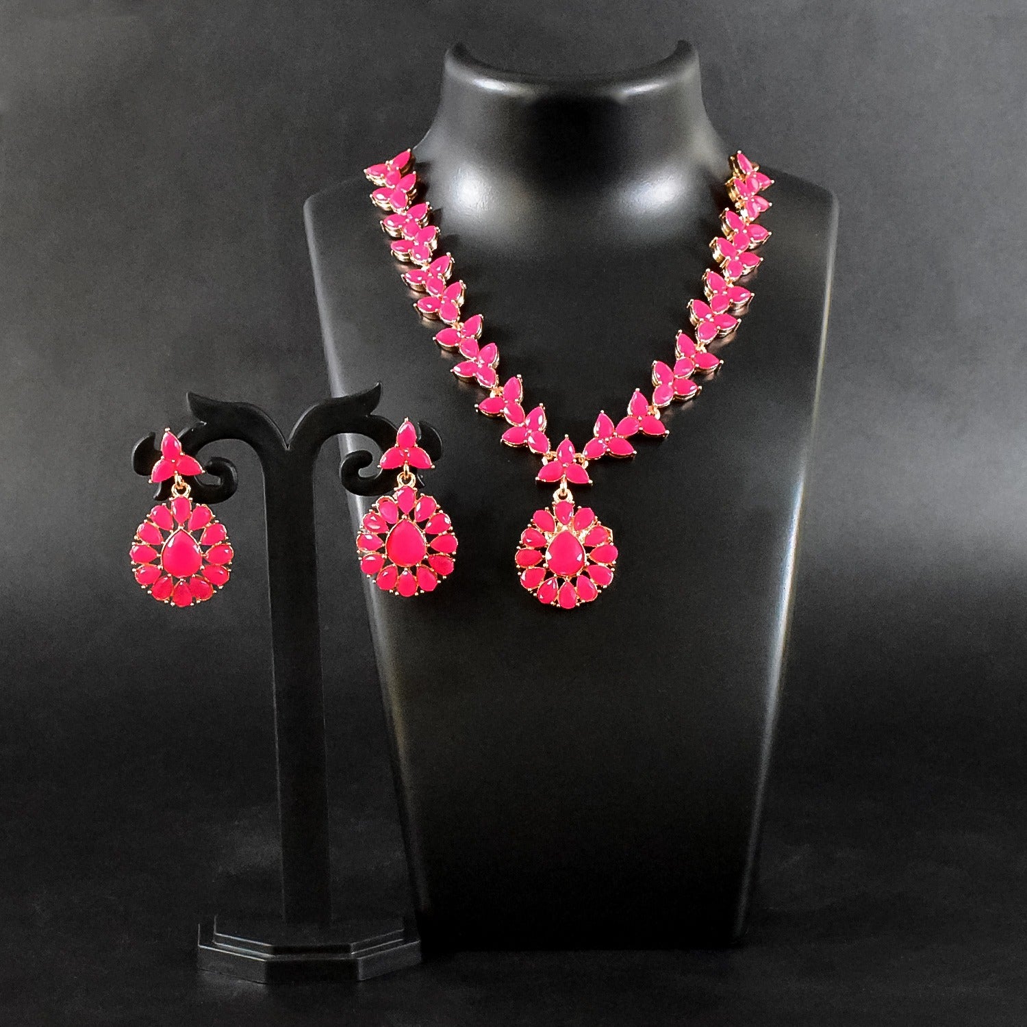 Pink Diamond Necklace Set – Elegant Jewellery for Women | BW