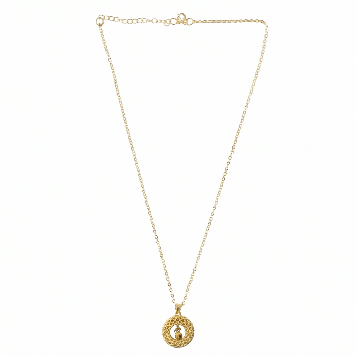 Golden Necklace with Intricate Round Pendant – Elegant Jewelry - Image 4