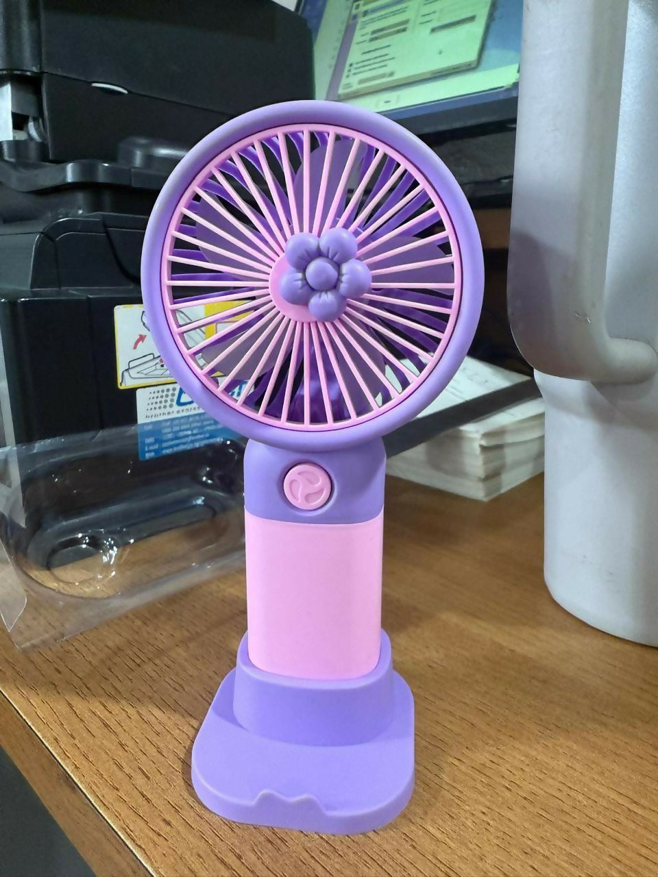 Portable Mini Handheld Fan with Stand, 3 Speed Modes - Image 4