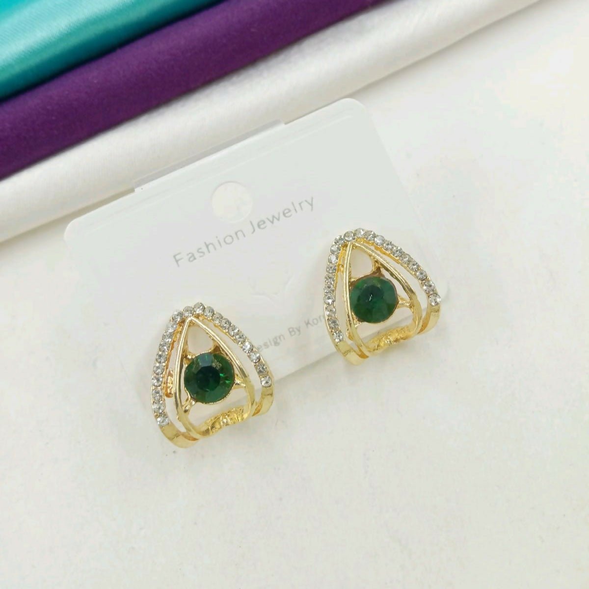 Elegant Gold-Plated Emerald Green Rhinestone Teardrop Stud Earrings - Image 4